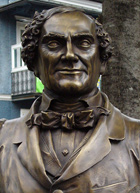 johann-nestroy-büste in bad ischl enthüllt